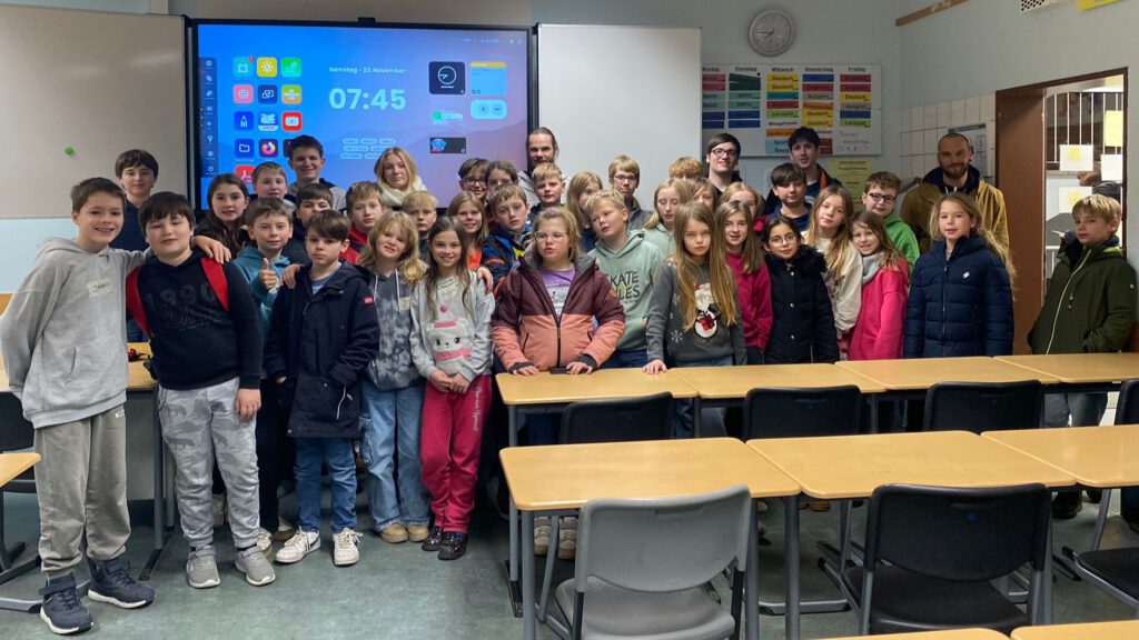 Gruppenfoto-am-Morgen-1024×576