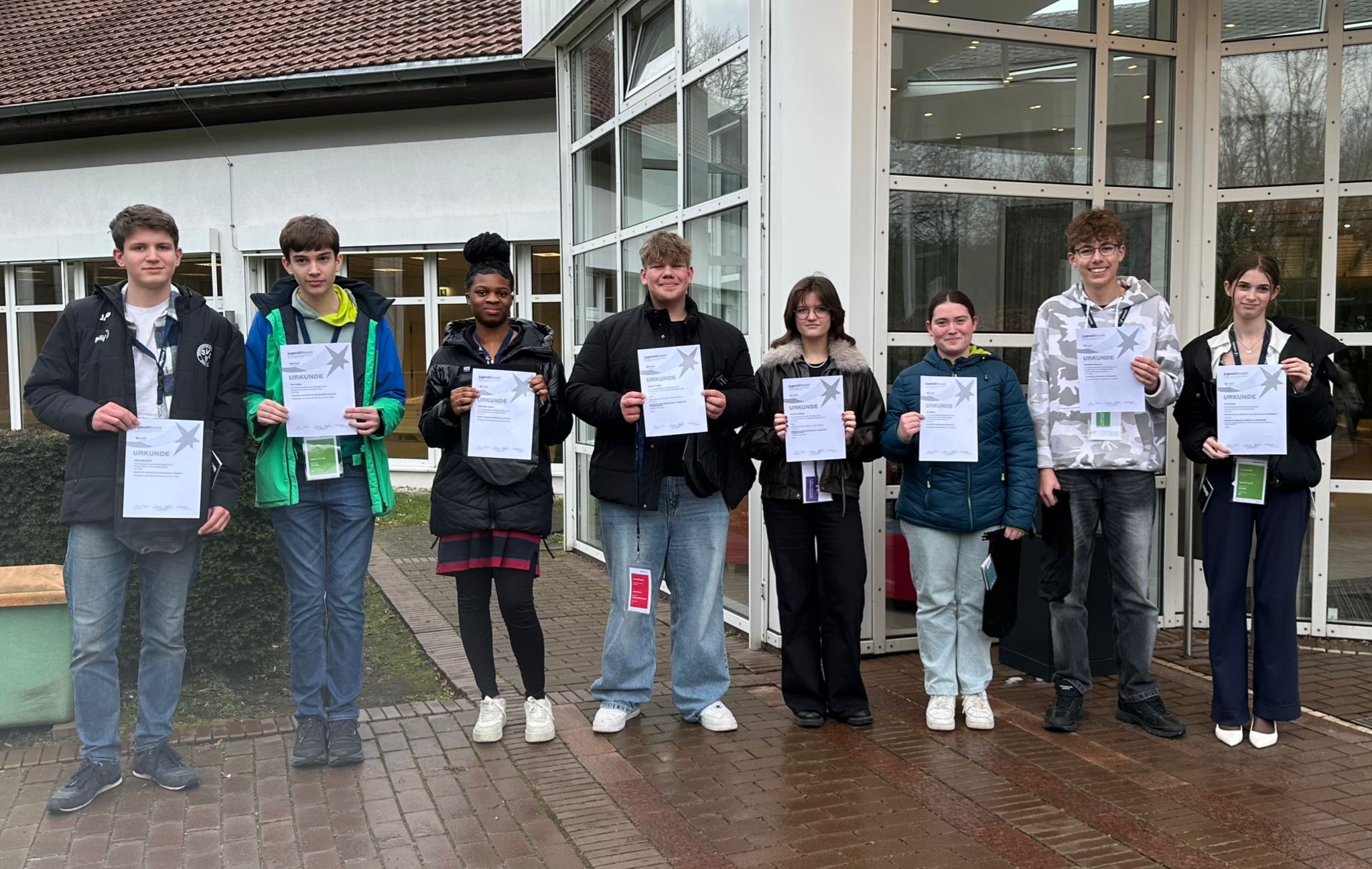 d4e2b8d9-2df4-4c81-91d2-c3f620c3d205